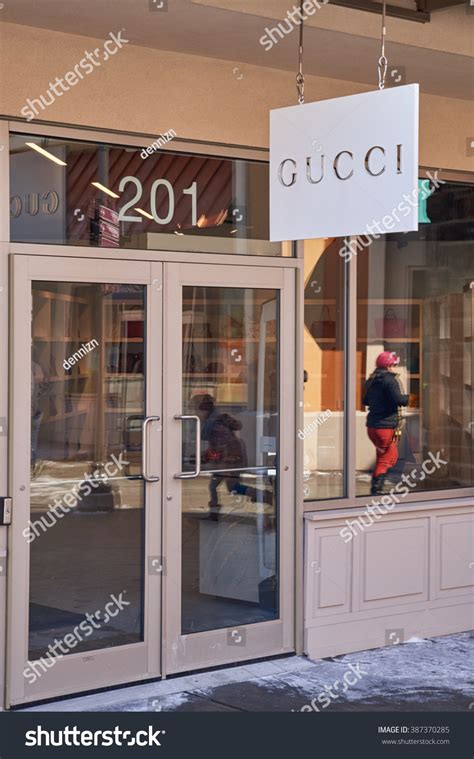gucci factory outlet montreal